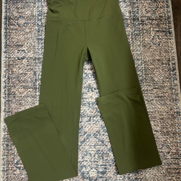 Athleta Elation Straight Leg Pants Trendy - Picture 2 of 5